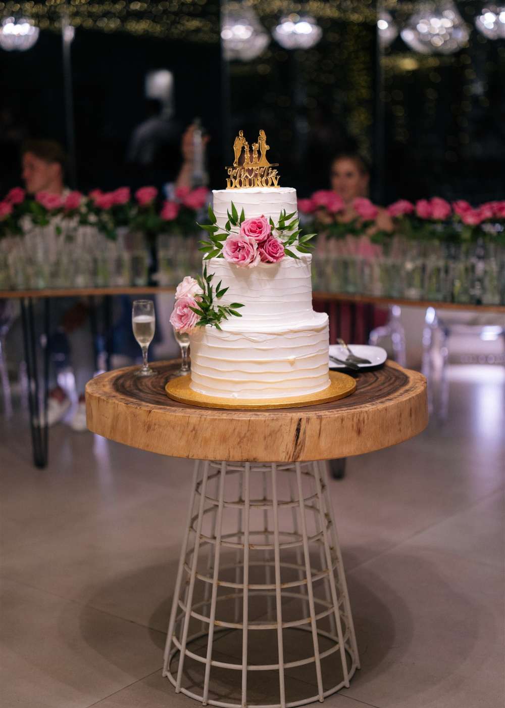 wedding cake in santorini